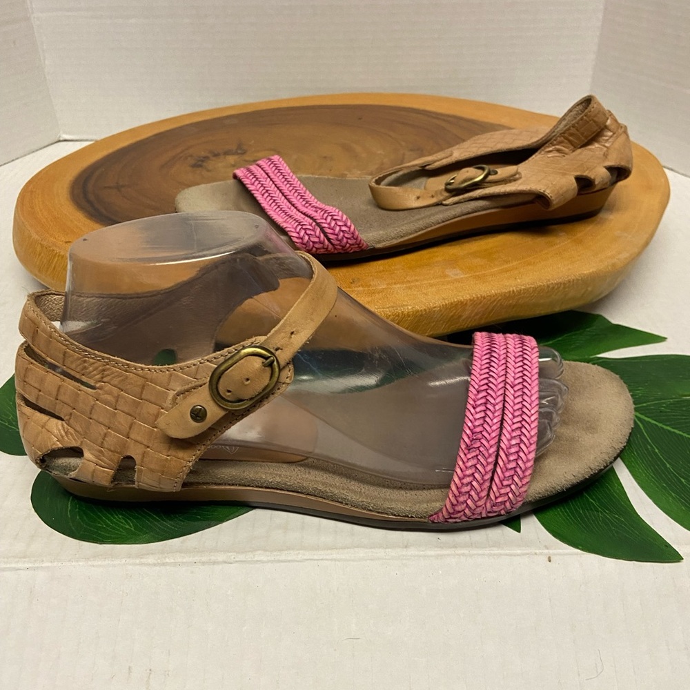 Pikolonos Pink & Tan Boho Sandals